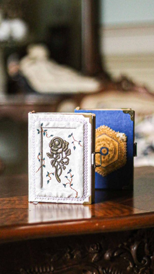 Cuaderno blanco con flor - Imagen 5