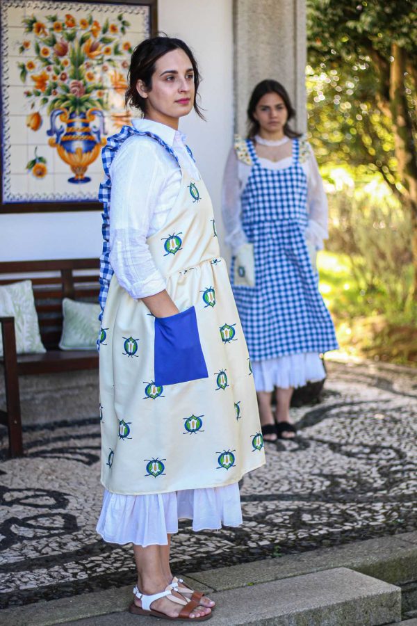 Delantal cruzado