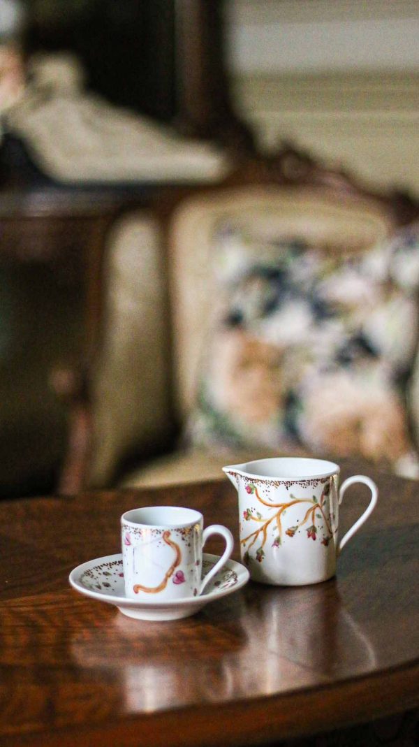 Conjunto taza con plato y lechera