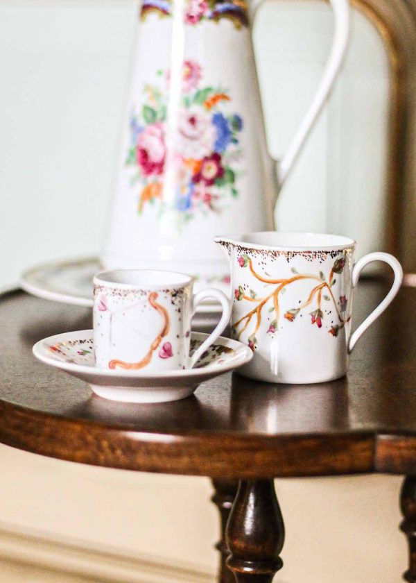Conjunto taza con plato y lechera